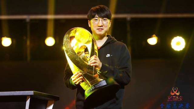 道三角草眼 道三角草眼